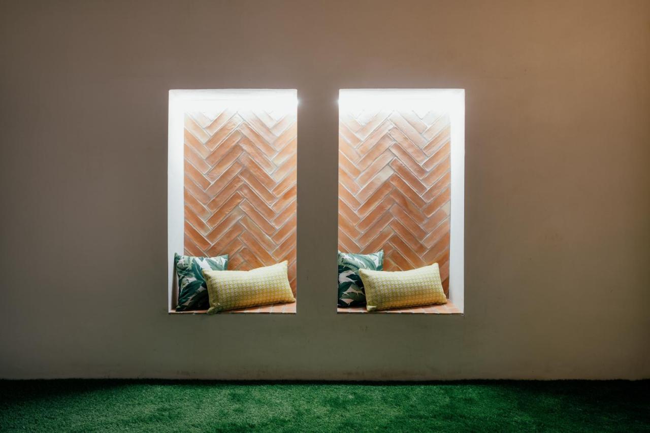 Hotel Cetina Sevilla エクステリア 写真